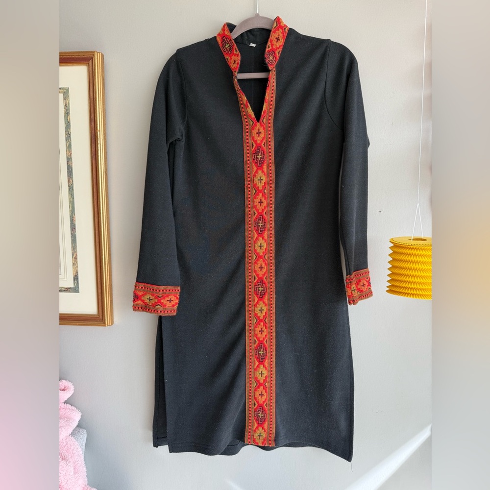 Women’s Handwoven kashmiri woolen embroidered A line kurta (medium)